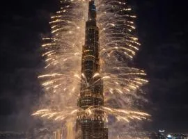 Rovostays Private Room in Spacious Luxury Burj Vista Apartment with Direct Burj Khalifa View