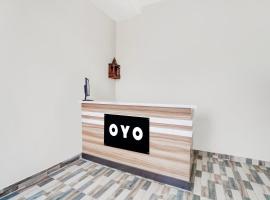 Spot on hotel meena, готель у місті Jhūsi