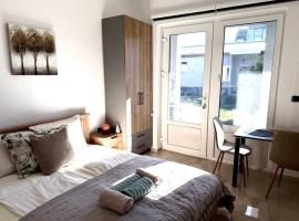 Lucid Apartment 1, Hotel in Crvenka