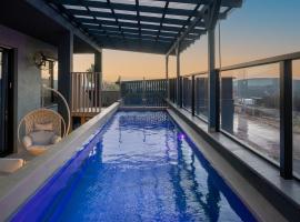 סוויטות בוטיק נעמי - מתחם בוטיק יוקרתי בצפון, hotel in Netu'a