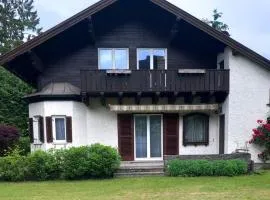 Idyllisches Landhaus in Seenähe