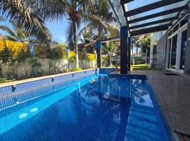 Villa De Aqua ECR 2 with Rain Shower Pool and 4K Cinema, hotel a Kūvattūr