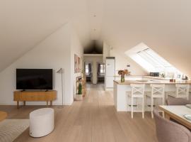 Sunlit Loft Apartment in Valby with Parking for 8, hôtel à Copenhague