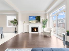 Entire Home Get Away 65 TV with 9Bed, hotel en Kitchener