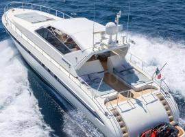 MY Nilthalou、モンテカルロのホテル