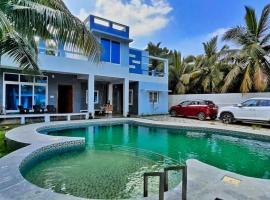 Villa De Aqua ECR 1 with Private Pool and Beach Escape, hotel a Kūvattūr