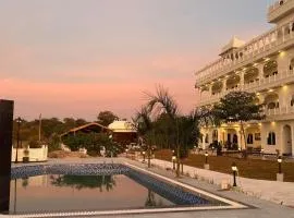 THE MARUWAS - A Luxury Retreat