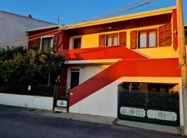 Casa Vacanze Tre Pandele โรงแรมในPloaghe