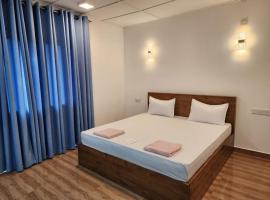 Bird Park Hotels & Restaurants، فندق في Nedimale