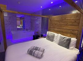 Luxury Jacuzzi Suites Halifax, готель у місті Ovenden