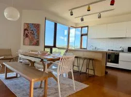 Architectural Coastal Retreat 100m to Beach