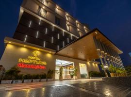 Hotel Neptune Mansingh Inn, хотел в Morbi