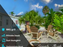 Walk to the beach - Island Villa, hotel en Siesta Key