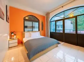 Napoli Hostel Cat Ba