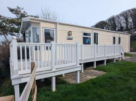 BEAUTIFUL LUXURY Caravan HAVEN LITTLESEA STUNNING VIEWS Sleeps 6, Hotel in Weymouth