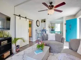 Lanai and Community Pool Access Sunny Central Condo