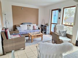 Ferienhaus Mensch & Hund, hotelli kohteessa Pleinfeld