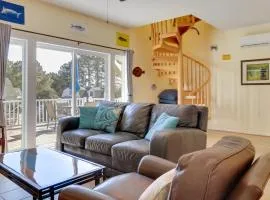 Pool and Dock Access! Bohannon Cottage on the Bay