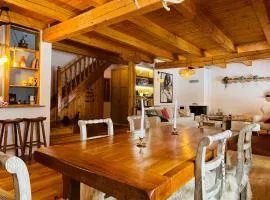 Heritage Villa Predelut - Fireplace & Baby Crib