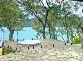 Glasshouse at Lake Eildon, &beta;ί&lambda;&alpha; &sigma;&epsilon; Eildon
