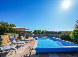 Honeysuckle Cottage, hotel en Hele