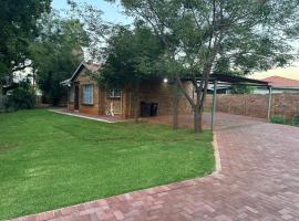 ORT Tranquil Stay, hotell i Boksburg