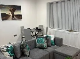 Modern 3BR Haven for Family & Friends