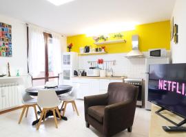 Cozy Loft - with Wi-Fi, Smart TV, Parking, hotel a Collodi