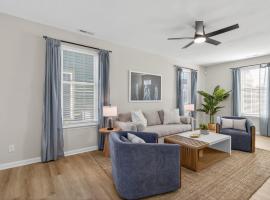 3BR 2'5 BA King Suite Fenced Yard Parking, Hotel in Portsmouth