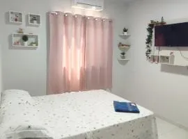 Quarto Casal Com AR Condicionado e Banheiro Privativo