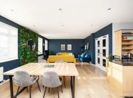 Summer Get Away In The Lanes - Large Stylish Flat, Sleeps 6, Large 2 Bed Flat In Brighton City Centre, Just 30 Seconds From The Lanes