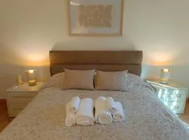 RESIDENZA AURORA - bright spacious House with Garden & outdoor Patio - Ardea - Tor San Lorenzo