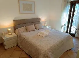 RESIDENZA AURORA - bright spacious House with Garden & outdoor Patio - Ardea - Tor San Lorenzo