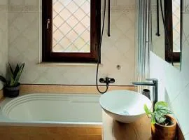 RESIDENZA AURORA - bright spacious House with Garden & outdoor Patio - Ardea - Tor San Lorenzo