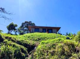 Casa Finca cerca al embalse Jaguas San Roque Antioquia, Hotel in Playa Rica