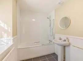 South Lodge - Uk48318