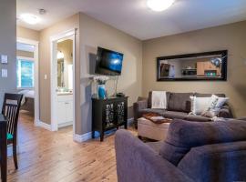 The Velvet Fern Guesthouse, מלון בקורטנאי