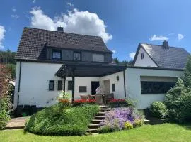 ZusammenZeit in Schleiden - inklusive Garage, großer Terrasse und 3 Schlafzimmer - ideal für Familien und Freunde - Hunde freundlich