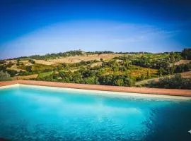 Chalet con Piscina "Il Girasole" Relax in Campagna