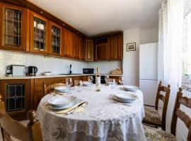 Holiday Home Marijana, Hotel in Ljubač