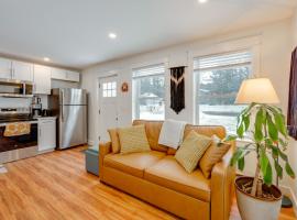 6 Mi to Polar Caves! All-Season Getaway with Sauna, ξενοδοχείο σε Plymouth