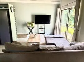Secure 3-Bed En-Suite House, Braai, Garden & Solar