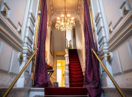 Master Suite Le Monarque Antwerp, hotel v Antwerpnu