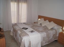 Barceloneta UPartments, hotell i Figueres