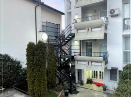 Sky Hostel, hotel di Peje