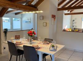 Schöne Dachwohnung möbliert und mit Parkmöglichkeiten, Hotel in Burgdorf