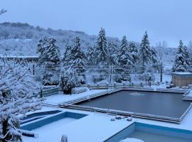 Hotel Baia Rosie Resort, хотел на плажа в Сланик