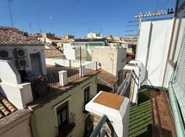 Ático con Terraza Privada en Granada Centro Parking Gratis