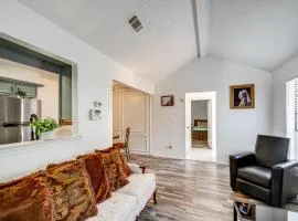 Explore the City with Ease! Quiet East Dallas Base