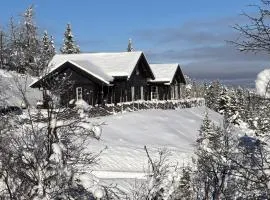 Cabin With Panoramic Views Over The Mountains